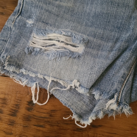 American Eagle 100 Percent Cotton Mid Rise Distressed Shorts Size 0 - Picture 12 of 15